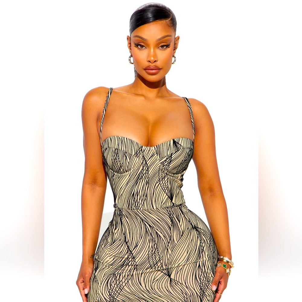 Elegant Black and Cream Strappy Dress